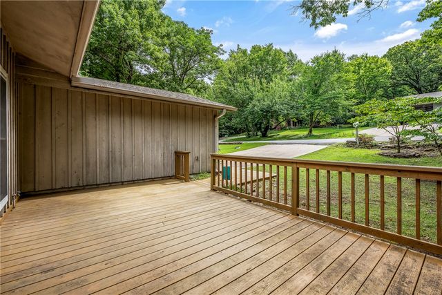 755 N Cedarwood Avenue, Fayetteville, AR 72701