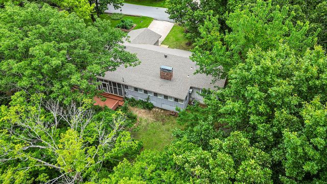 755 N Cedarwood Avenue, Fayetteville, AR 72701