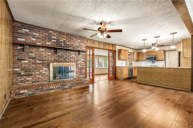 755 N Cedarwood Avenue, Fayetteville, AR 72701