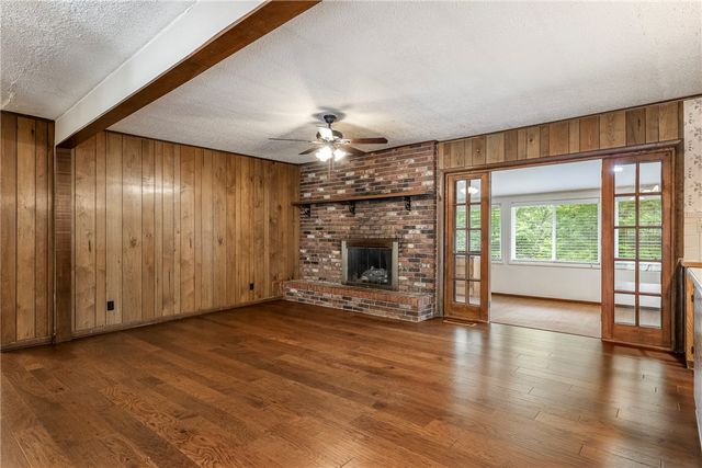 755 N Cedarwood Avenue, Fayetteville, AR 72701