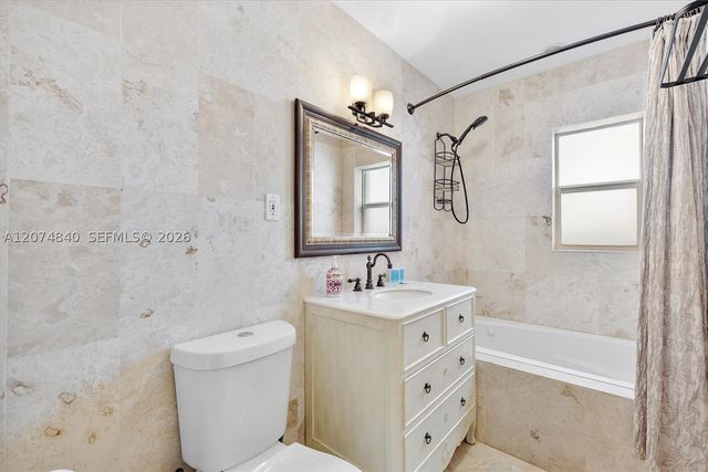 312 Fillmore St, Hollywood, FL 33019