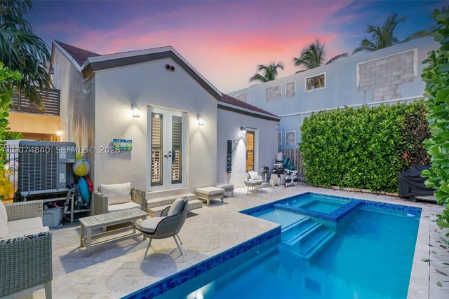 312 Fillmore St, Hollywood, FL 33019