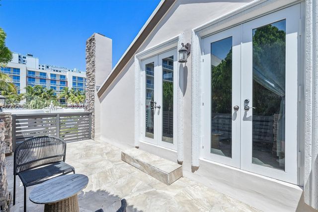 312 Fillmore St, Hollywood, FL 33019