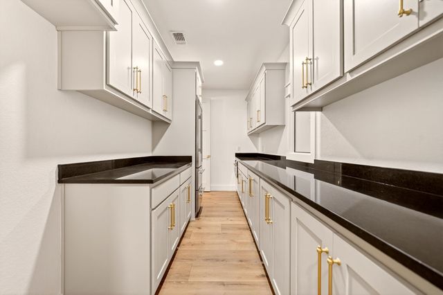 242 Private Road 2712, Mt Pleasant, TX 75455