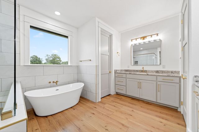 242 Private Road 2712, Mt Pleasant, TX 75455