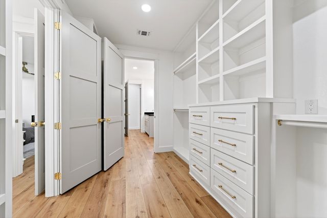 242 Private Road 2712, Mt Pleasant, TX 75455