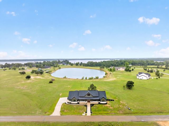 242 Private Road 2712, Mt Pleasant, TX 75455