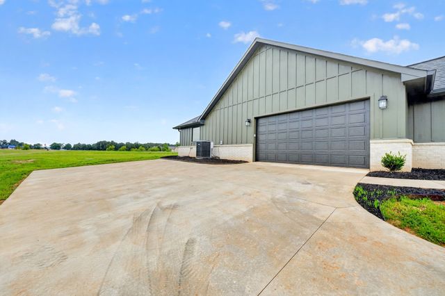 242 Private Road 2712, Mt Pleasant, TX 75455