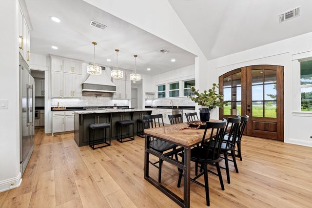 242 Private Road 2712, Mt Pleasant, TX 75455