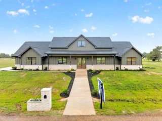 242 Private Road 2712, Mt Pleasant, TX 75455