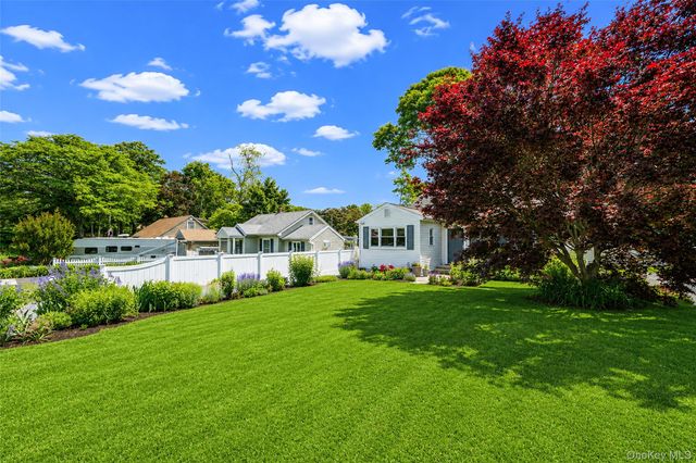 7 Spruce Drive, East Northport, NY 11731