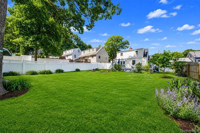 7 Spruce Drive, East Northport, NY 11731