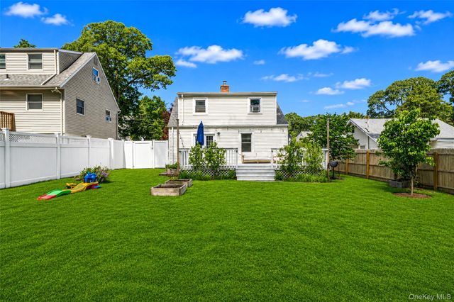 7 Spruce Drive, East Northport, NY 11731