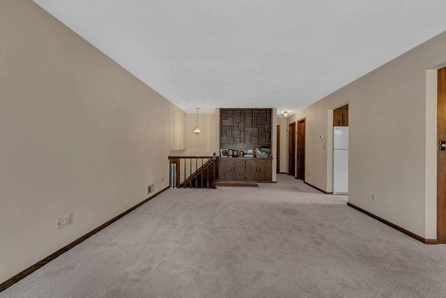 726 Hassan Street SE, Hutchinson, MN 55350