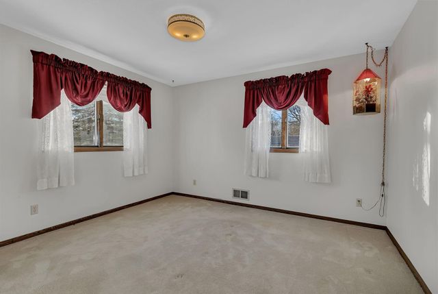 726 Hassan Street SE, Hutchinson, MN 55350