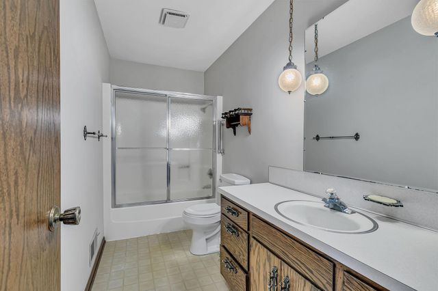 726 Hassan Street SE, Hutchinson, MN 55350