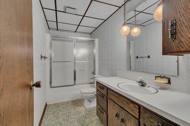 726 Hassan Street SE, Hutchinson, MN 55350