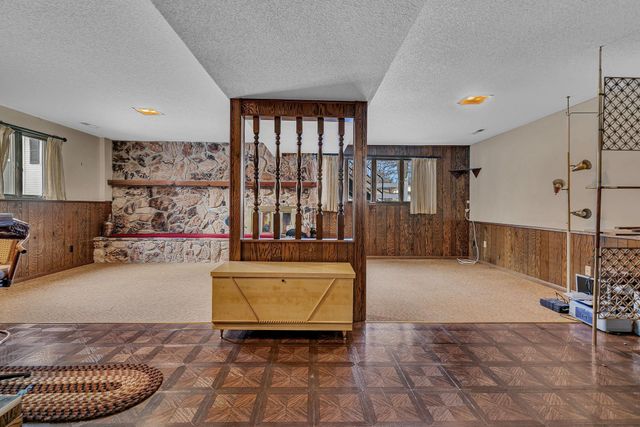 726 Hassan Street SE, Hutchinson, MN 55350