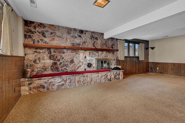 726 Hassan Street SE, Hutchinson, MN 55350