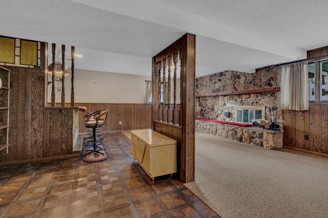 726 Hassan Street SE, Hutchinson, MN 55350