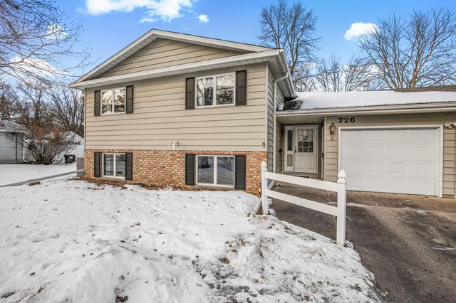 726 Hassan Street SE, Hutchinson, MN 55350
