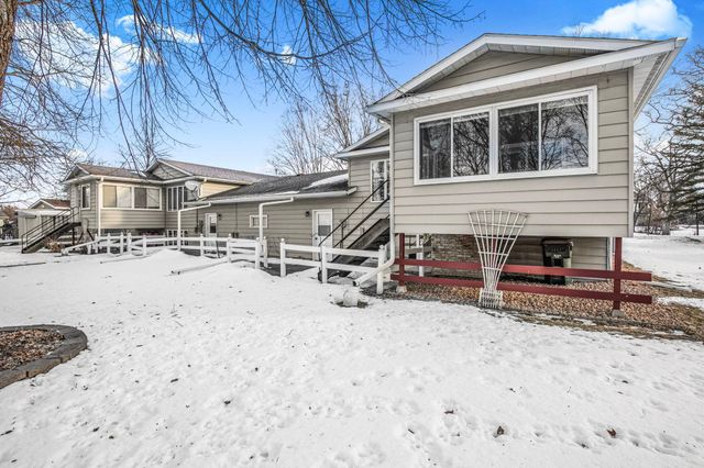 726 Hassan Street SE, Hutchinson, MN 55350