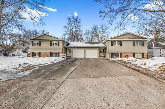 726 Hassan Street SE, Hutchinson, MN 55350