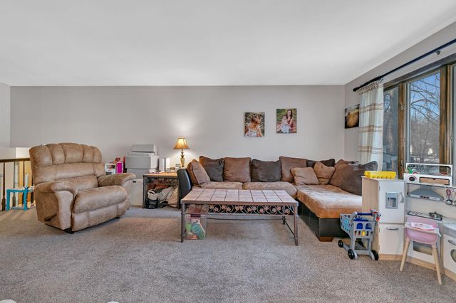 726 Hassan Street SE, Hutchinson, MN 55350