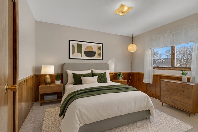 726 Hassan Street SE, Hutchinson, MN 55350