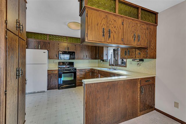 726 Hassan Street SE, Hutchinson, MN 55350