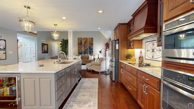 4111 SW Stone AVE, Topeka, KS 66610