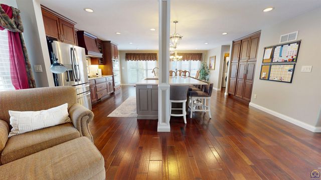 4111 SW Stone AVE, Topeka, KS 66610