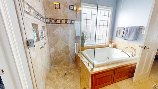 4111 SW Stone AVE, Topeka, KS 66610