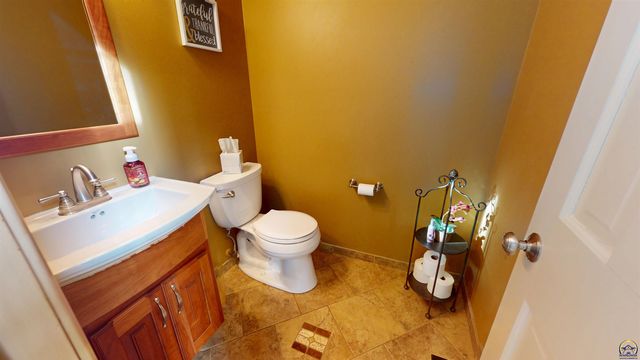 4111 SW Stone AVE, Topeka, KS 66610