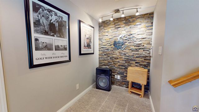 4111 SW Stone AVE, Topeka, KS 66610