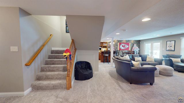 4111 SW Stone AVE, Topeka, KS 66610