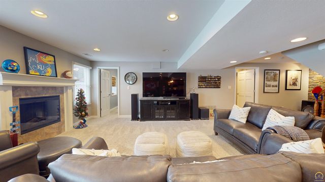 4111 SW Stone AVE, Topeka, KS 66610