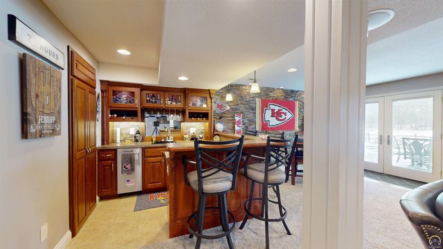 4111 SW Stone AVE, Topeka, KS 66610