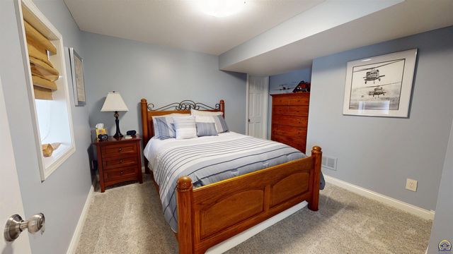 4111 SW Stone AVE, Topeka, KS 66610