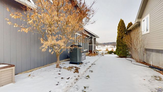 4111 SW Stone AVE, Topeka, KS 66610