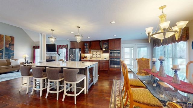 4111 SW Stone AVE, Topeka, KS 66610