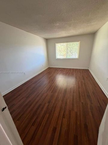 505 NW 177th St 210, Miami Gardens, FL 33169