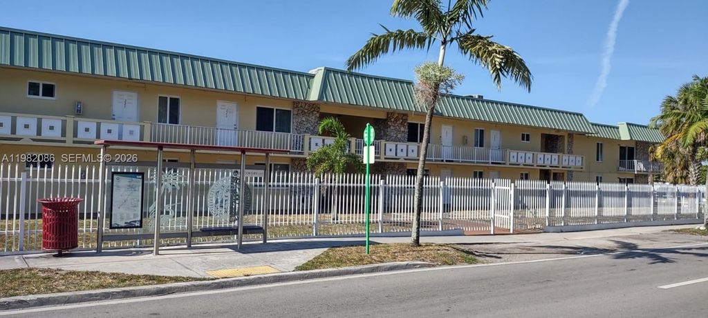 505 NW 177th St 210, Miami Gardens, FL 33169