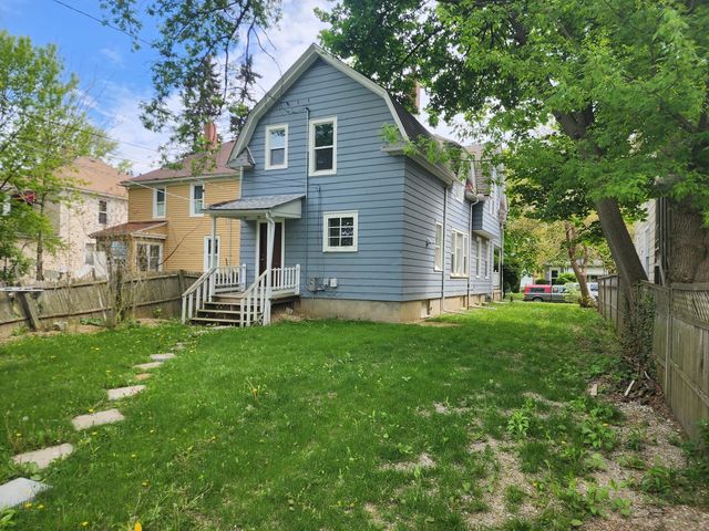 824 Hickory Street, Waukegan, IL 60085