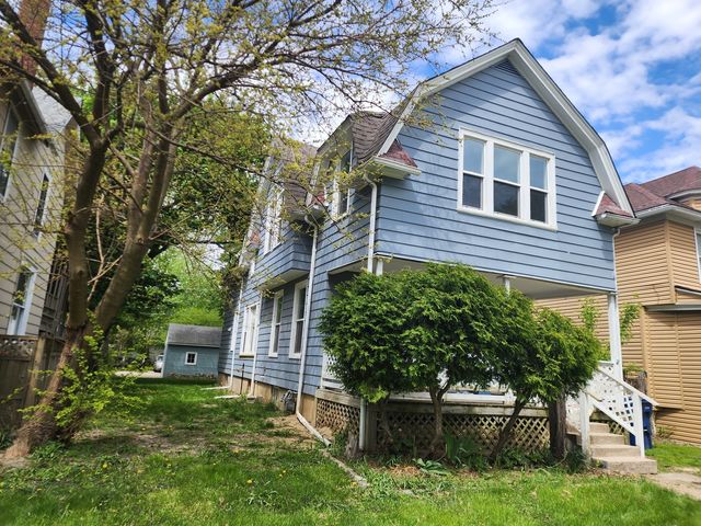 824 Hickory Street, Waukegan, IL 60085