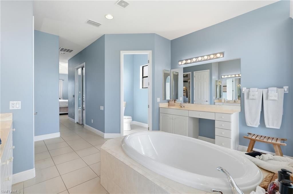 Image 24 of property listing at 1819 SW 47th ST, Cape Coral, FL 33914