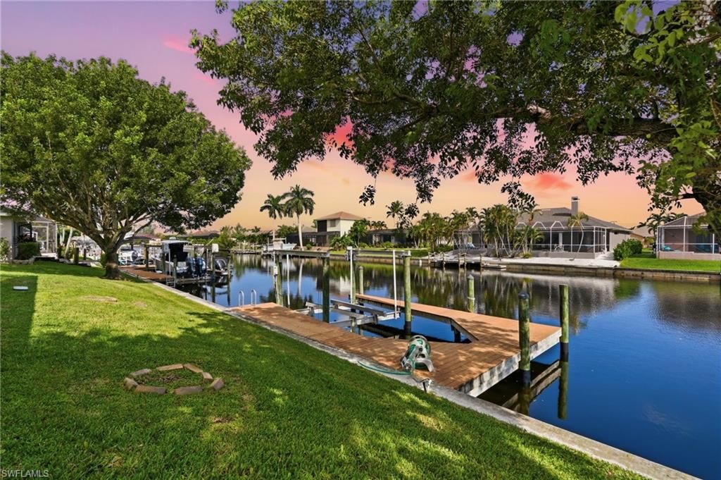 Image 6 of property listing at 1819 SW 47th ST, Cape Coral, FL 33914