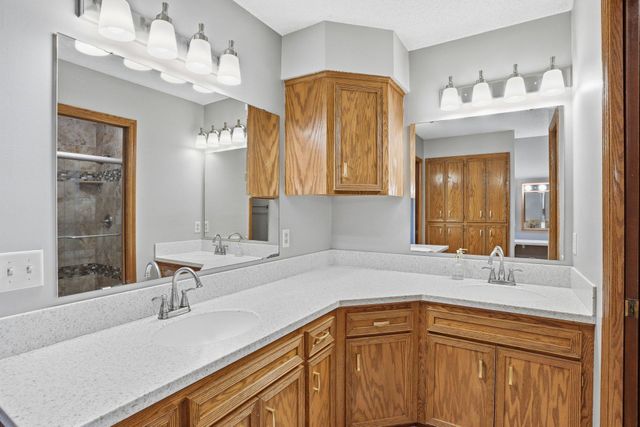 8361 W Lake Drive, Chanhassen, MN 55317