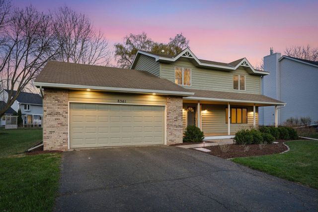 8361 W Lake Drive, Chanhassen, MN 55317