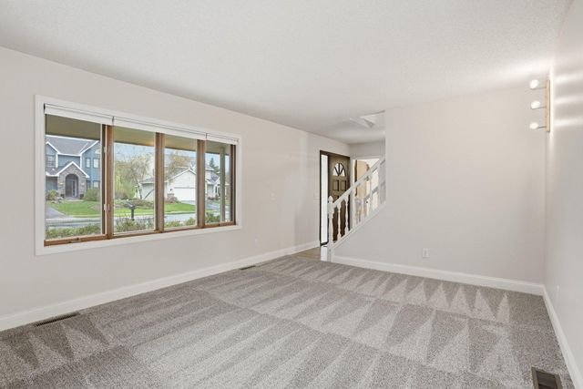 8361 W Lake Drive, Chanhassen, MN 55317